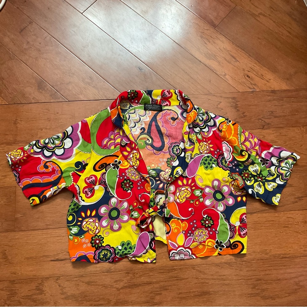 Zara Accessories Colorful Retro Floral Tie Front Short Sleeve Crop Top Size Med